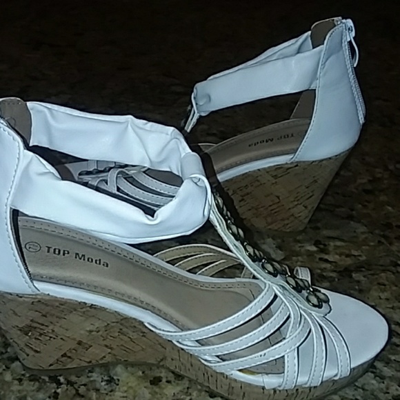 White wedges - Picture 2 of 3